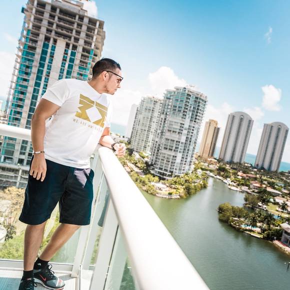 Meet your Posher, Carlos - Picture 1 of 1